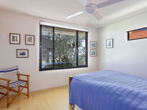 Barefoot Beach House - ACT Tourism 3