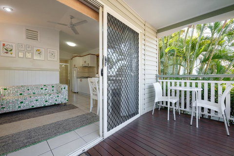 Barney Beach Accommodation - ACT Tourism 3