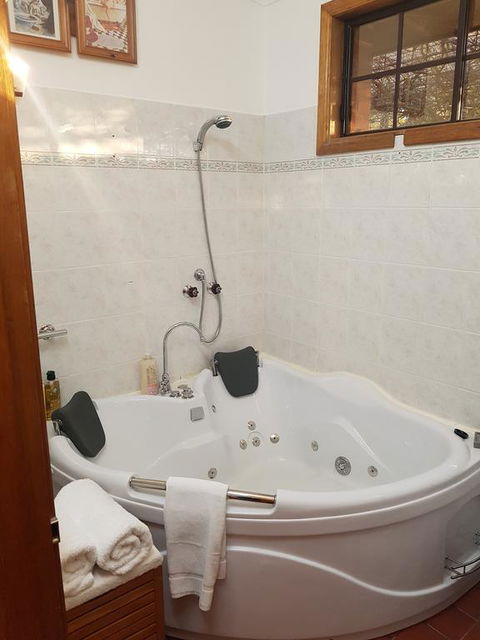 Barossa Glen - Henri's Cottage - Bed & Breakfast - ACT Tourism 3