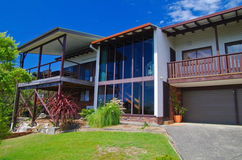 Barrels Beach House, 28 Dulconghi Street - ACT Tourism 0