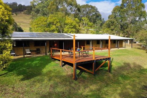 Barrington River Lodge - ACT Tourism 0