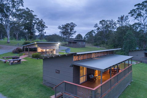 Barrington Riverside Cottages - ACT Tourism 0