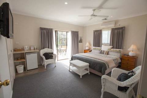 Batemans Bay Manor - Bed And Breakfast - ACT Tourism 0