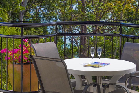 Bayona U7 - ACT Tourism 1