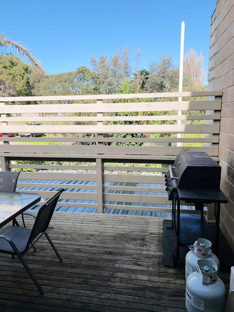 Bayplay Cottage And Portsea Apartments - ACT Tourism 3