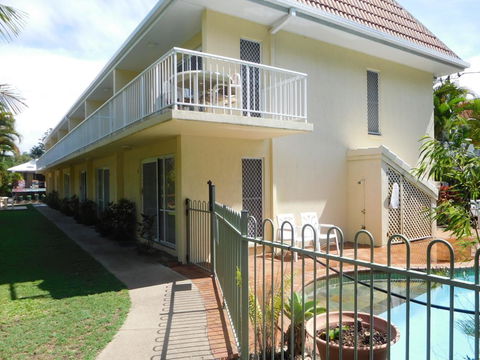 Bayshores Apartment Hervey Bay - ACT Tourism 0