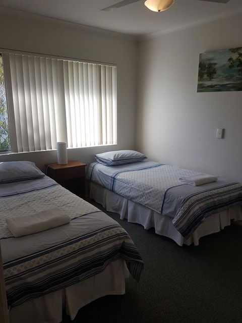 Bayshores Holiday Apartments - ACT Tourism 1