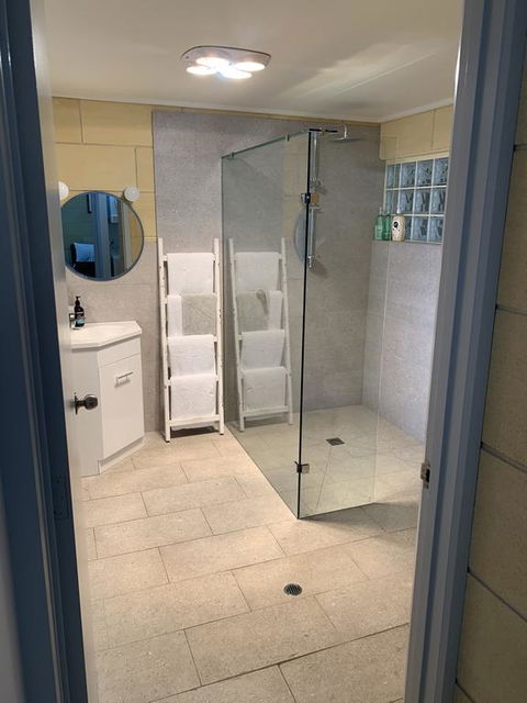 Bayview No 2 - Next To The Beach - ACT Tourism 2