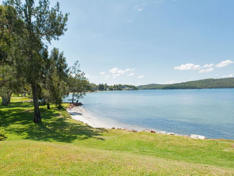 Baywatch - Beachfront Bliss Executive Home - ACT Tourism 3