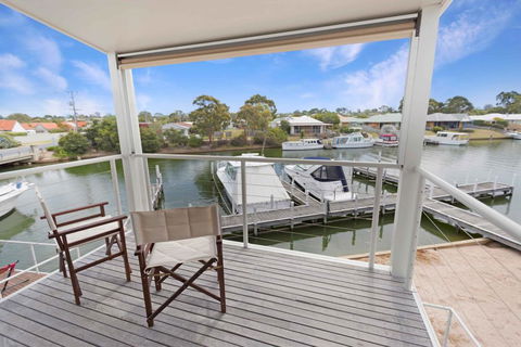 Beach 2 - Waterfront Villa And Beach - ACT Tourism 0