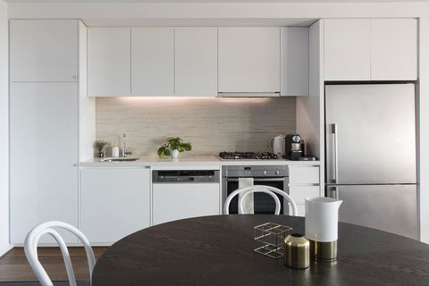 Beach Apartment Port Melbourne - ACT Tourism 1