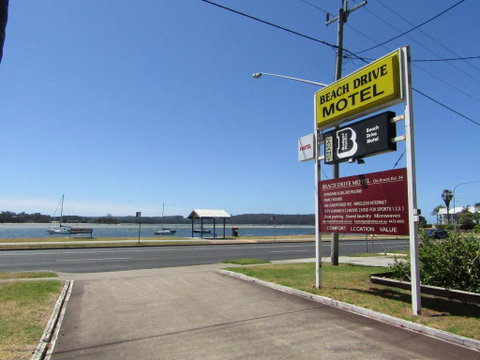 Beach Drive Motel - ACT Tourism 0