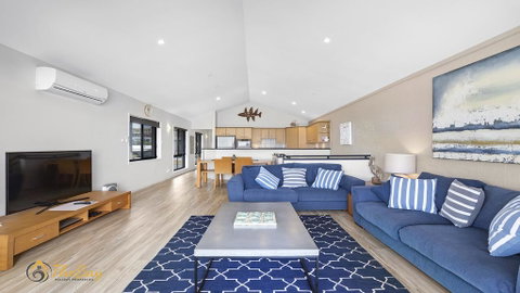 Beach House 72A Marine Drive - Fingal Bay - ACT Tourism 2