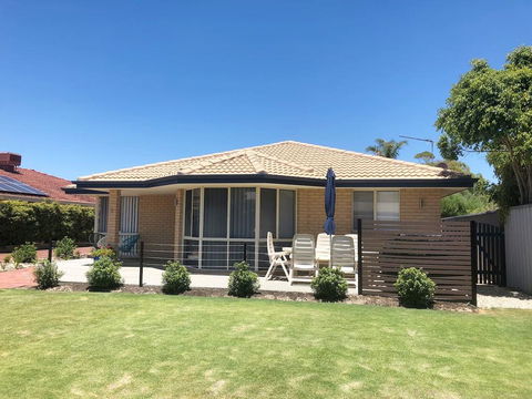 Beach House By The Bay - ACT Tourism 2