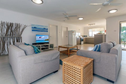 Beach House, Pacific Road, 1/20 - ACT Tourism 1