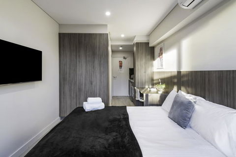 BEACH LOCATION STUDIO // CLOVELLY 1 - ACT Tourism 3