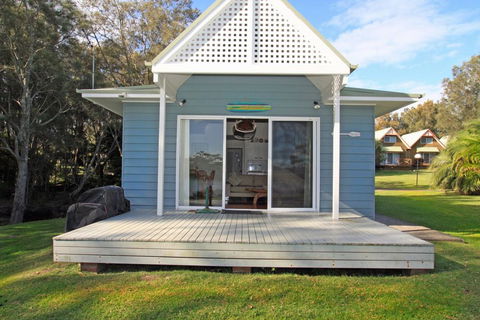 Beach Shack On The Lagoon - ACT Tourism 1