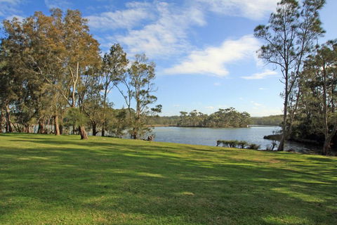 Beach Shack On The Lagoon - ACT Tourism 0