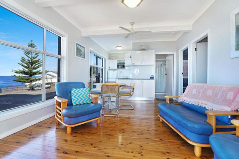 Beachcomer, Unit 1 - The Entrance, NSW - ACT Tourism 3