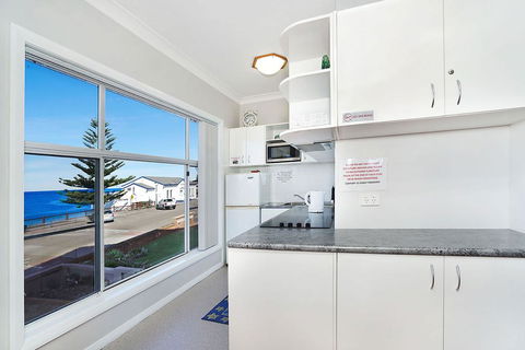 Beachcomer, Unit 1 - The Entrance, NSW - ACT Tourism 2