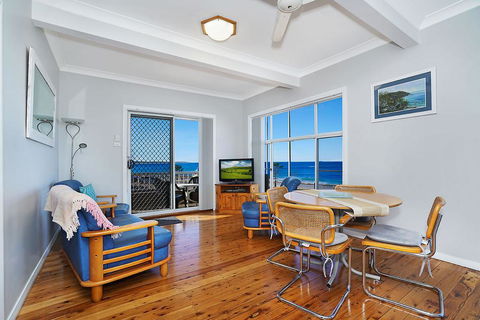 Beachcomer, Unit 1 - The Entrance, NSW - ACT Tourism 1