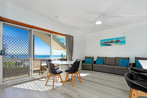 Beachcomer, Unit 2 - The Entrance, NSW - ACT Tourism 3