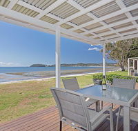 Beached Inn' 93 Foreshore Drive - Spacious beach front house - ACT Tourism