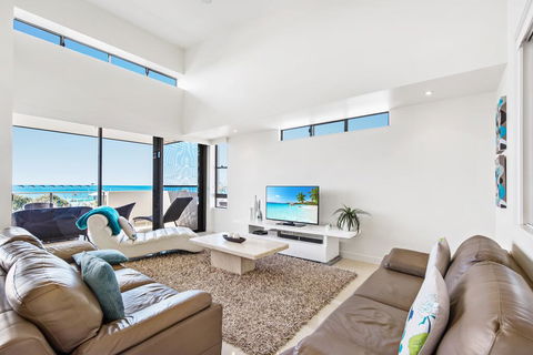 Beaches On Maroochy 1 Beach Parade - ACT Tourism 0