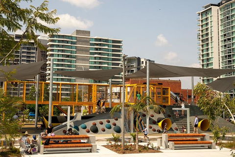 Rivello Apartments - Free Secure Car Park, 6km To City, Ferry Terminal, Eat Street, Rooftop Pool, Sauna, Portside Dinning - ACT Tourism 3