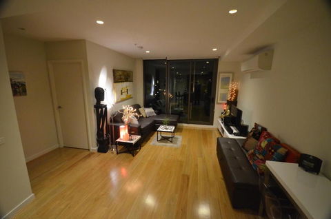 Riverside Resort Apartment - ACT Tourism 2
