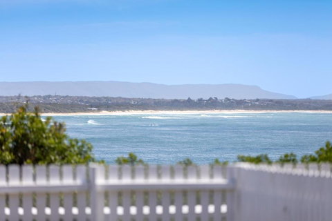 Reflections Norah Head Lighthouse Cottages - ACT Tourism 0