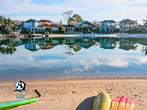 Renovated Beautiful Holiday Home With A Private Beach & Stunning Views! - ACT Tourism 0