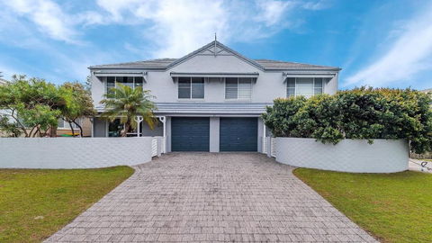RED Rock - Townhouse In Town - ACT Tourism 0
