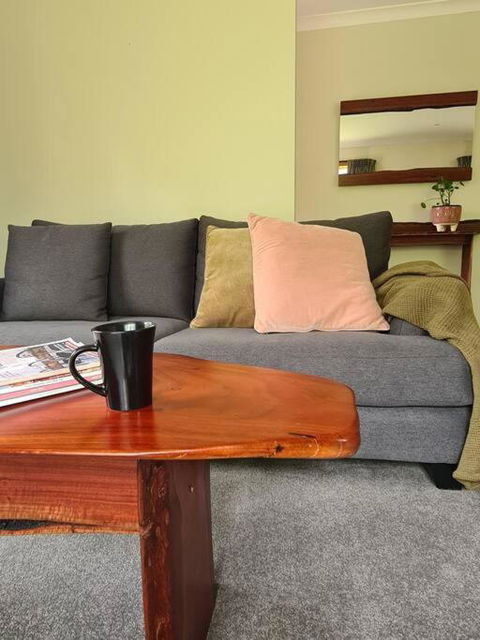 REDGUM RETREAT BRIGHT - Luxury Spa Villa - ACT Tourism 3