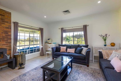 Redims Hill Cottage - ACT Tourism 1