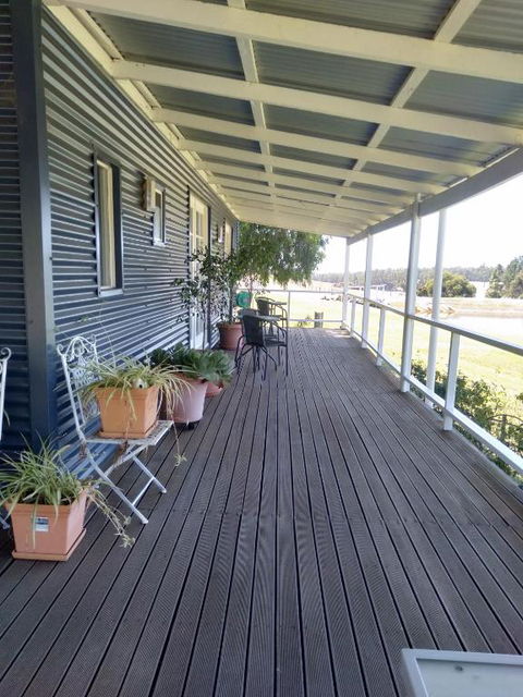 Redtail Ridge Cottages - ACT Tourism 3