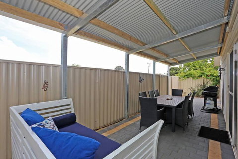 Relax At Falcon By The Bay - ACT Tourism 3