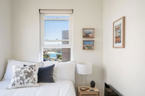 Relaxed Coogee Coastal Living With Ocean Views - ACT Tourism 0