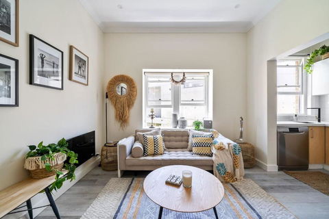 Relaxed Coogee Coastal Living With Ocean Views - ACT Tourism 1