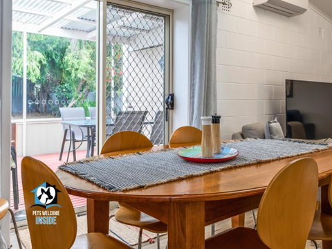 Renovated 3BR One Street To Beach - ACT Tourism 2