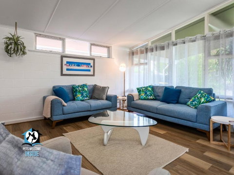 Renovated 3BR One Street To Beach - ACT Tourism 1