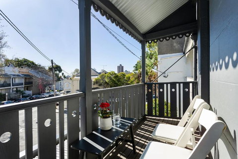 Renovated Terrace-Style Apartment In Woollahra - ACT Tourism 1
