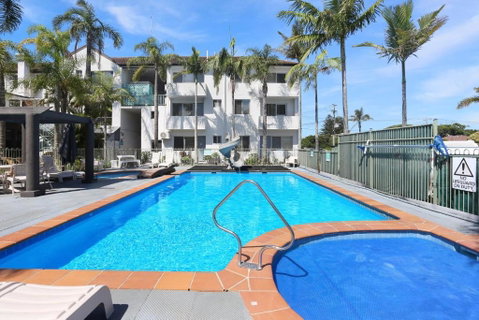 Resort Style Holiday - ACT Tourism 0