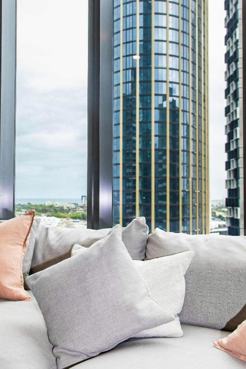 Resort Style Living 2 Bed Apt With Pool BBQ - ACT Tourism 1