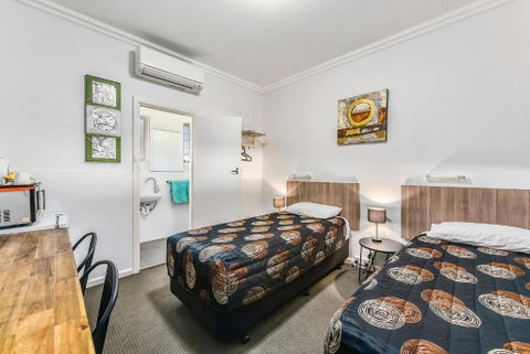 Rest Motels - ACT Tourism 3