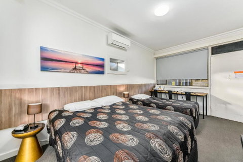 Rest Motels - ACT Tourism 1