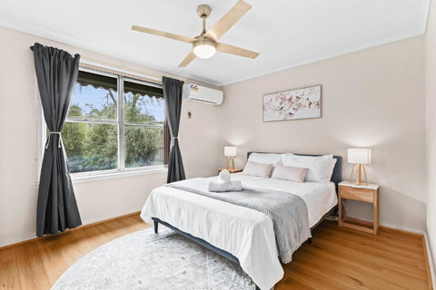 Retro Retreat - Mornington - ACT Tourism 0