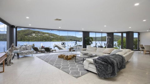 Riptides Booker Bay -Waterfront Apartment, Walk To Shops & Cafes - ACT Tourism 0