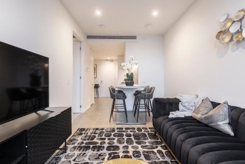 Ritzy Apartment In Iconic Australia 108 With Views - ACT Tourism 2
