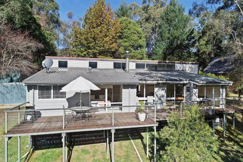 River Rest Merrijig Near Base Of Mount Buller - ACT Tourism 0